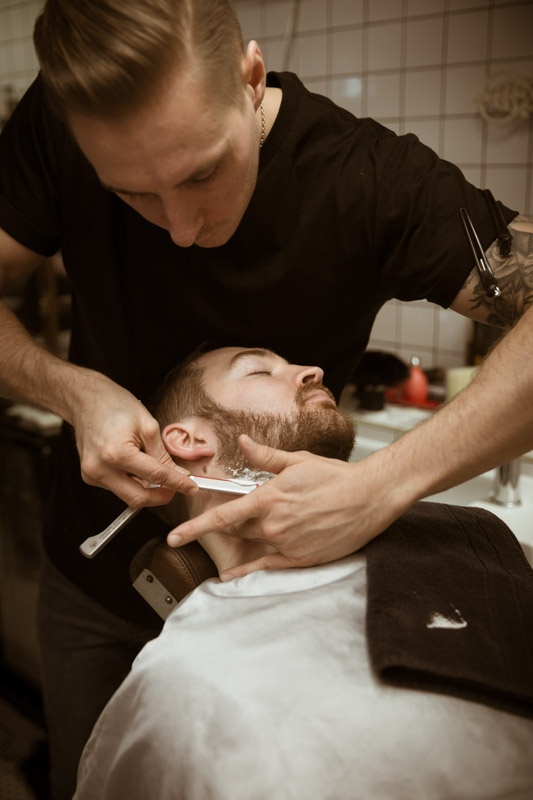 DRUNKEN BARBER - GROOM